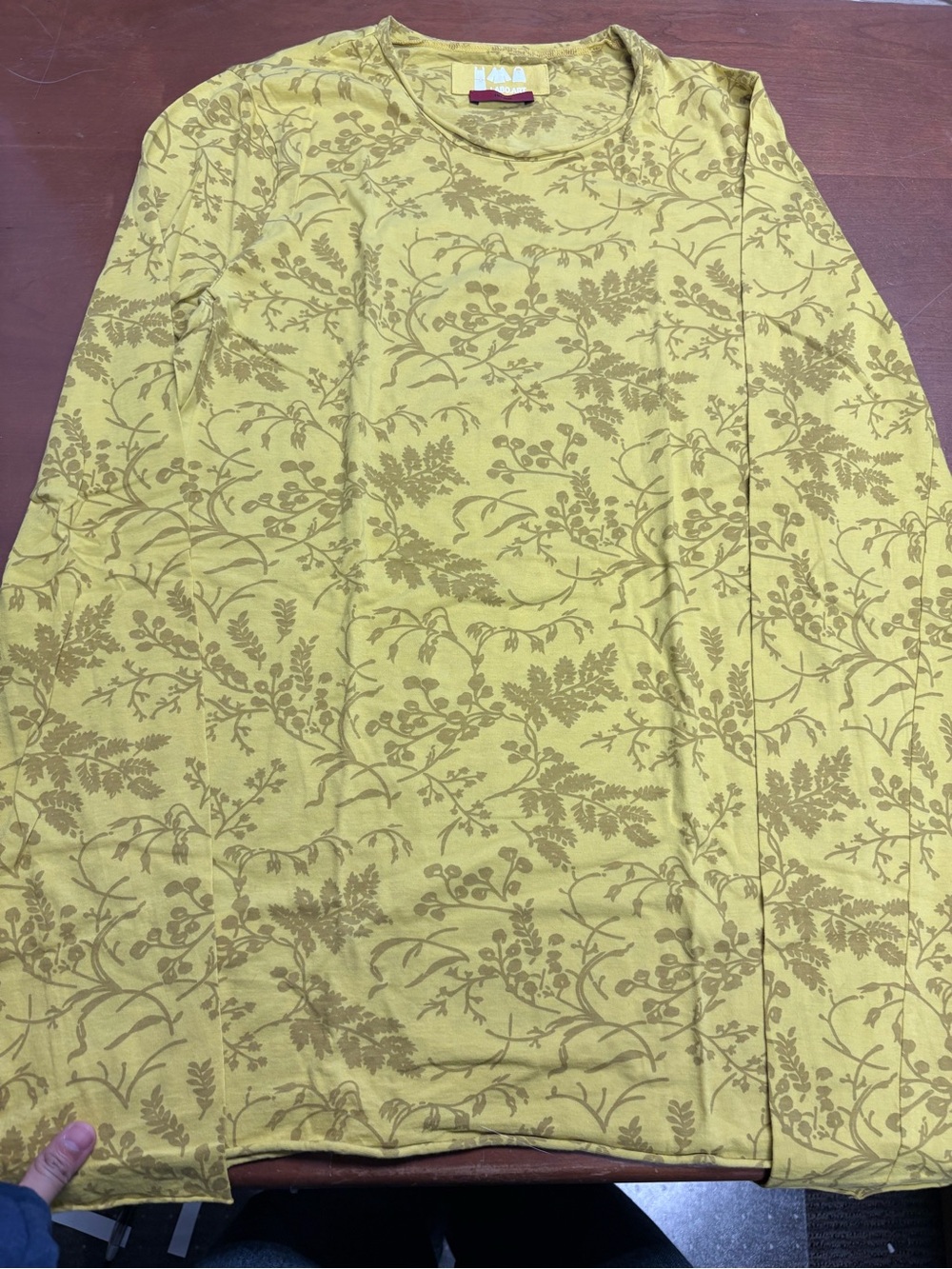 Women's Long Sleeve Floral Crewneck Tee in Mustard